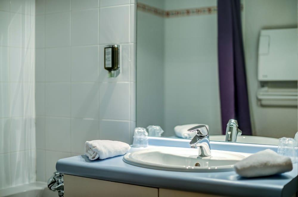 Hotel Zenitude Hôtel-résidences L'orée Du Parc 3*