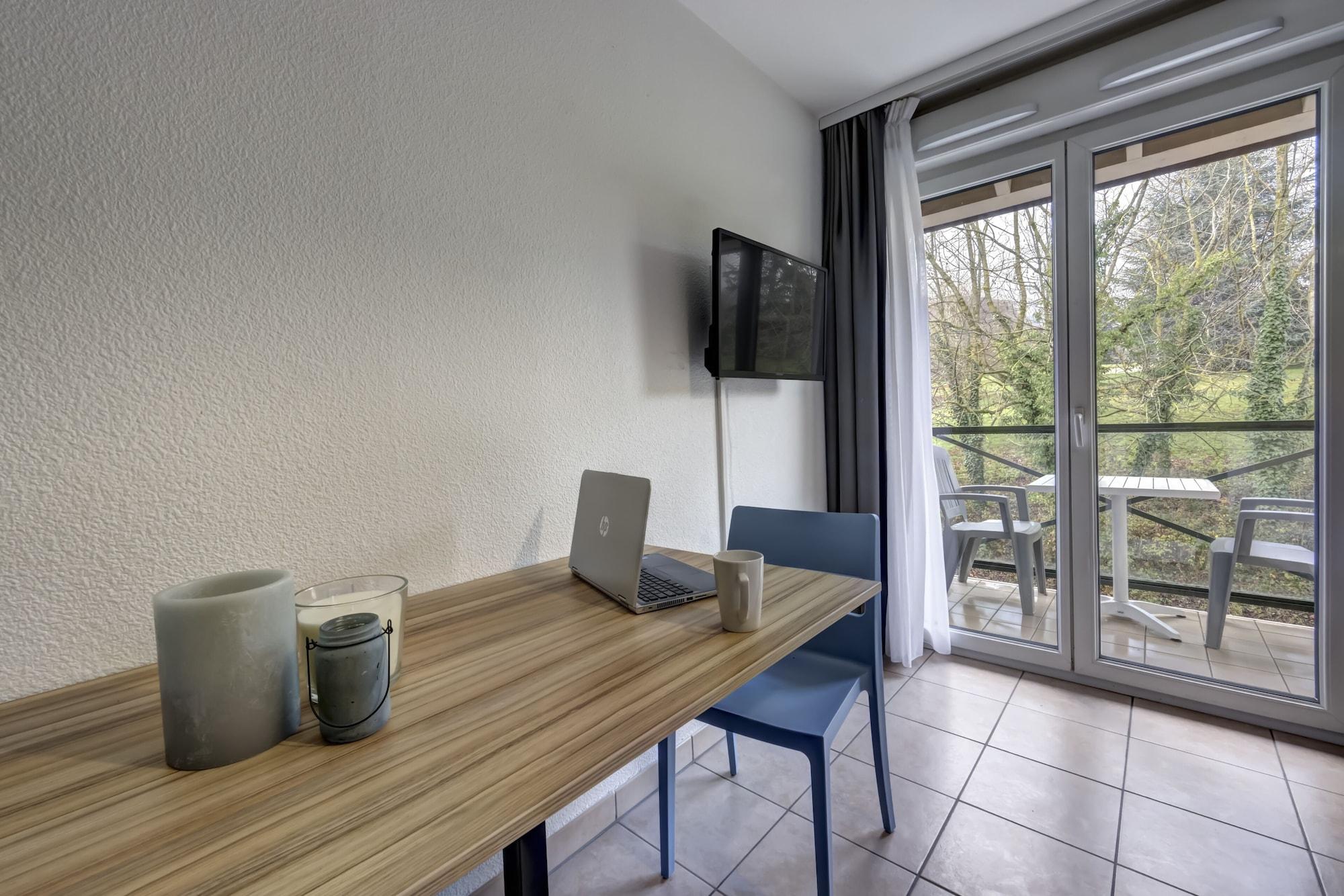 Hotel Zenitude Hôtel-résidences L'orée Du Parc Divonne-les-Bains