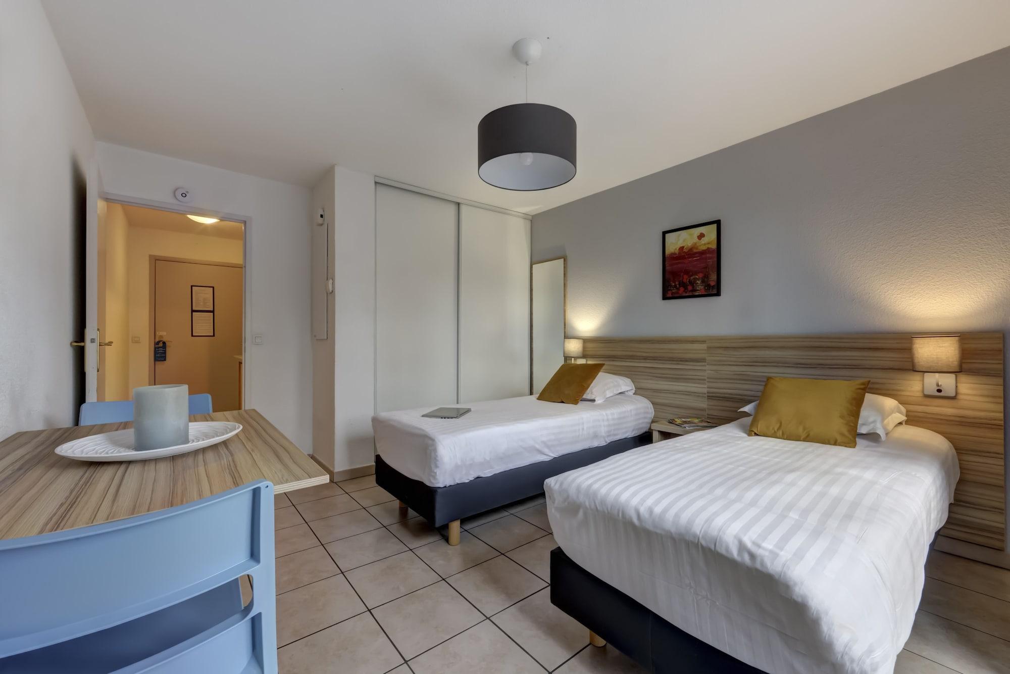 Hotel Zenitude Hôtel-résidences L'orée Du Parc