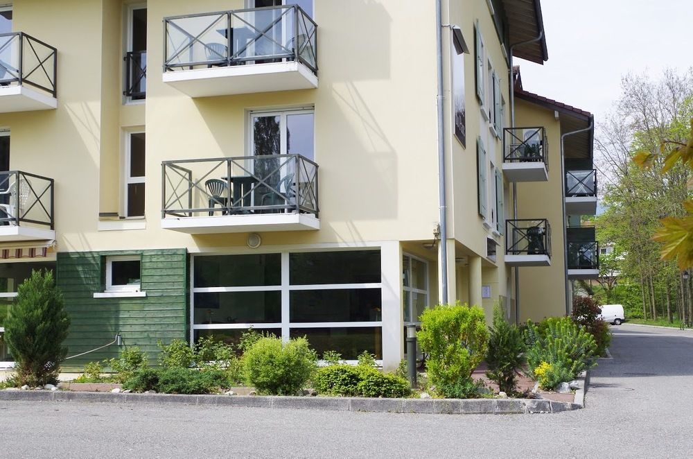 Zenitude Hôtel-résidences L'orée Du Parc Hotel Divonne-les-Bains